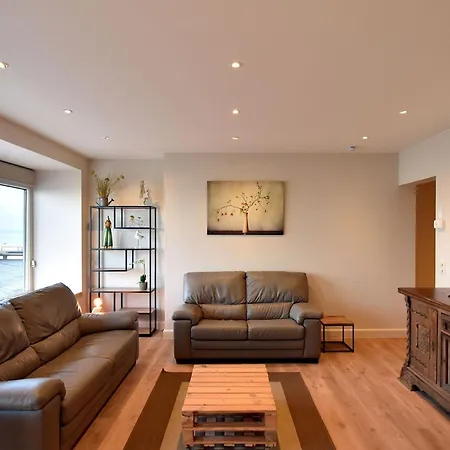 شقة Spacious Coastal