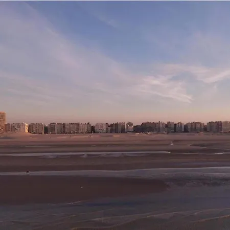 Spacious Coastal Апартаменты Де-Хаан