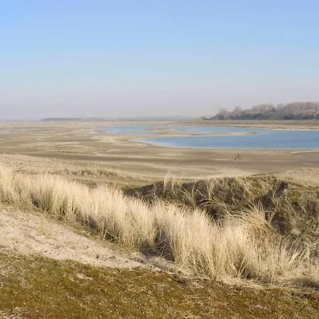 Spacious Coastal Апартаменты Де-Хаан