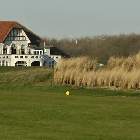 Spacious Coastal Апартаменты